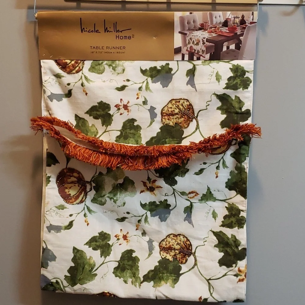 Nicole Miller Home NWT 72 x 16 Small Beaded Pumpkins with Fringe Table Runner